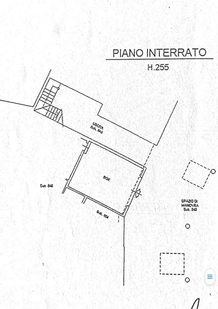 Pianta del piano interrato con cantina e garage doppio