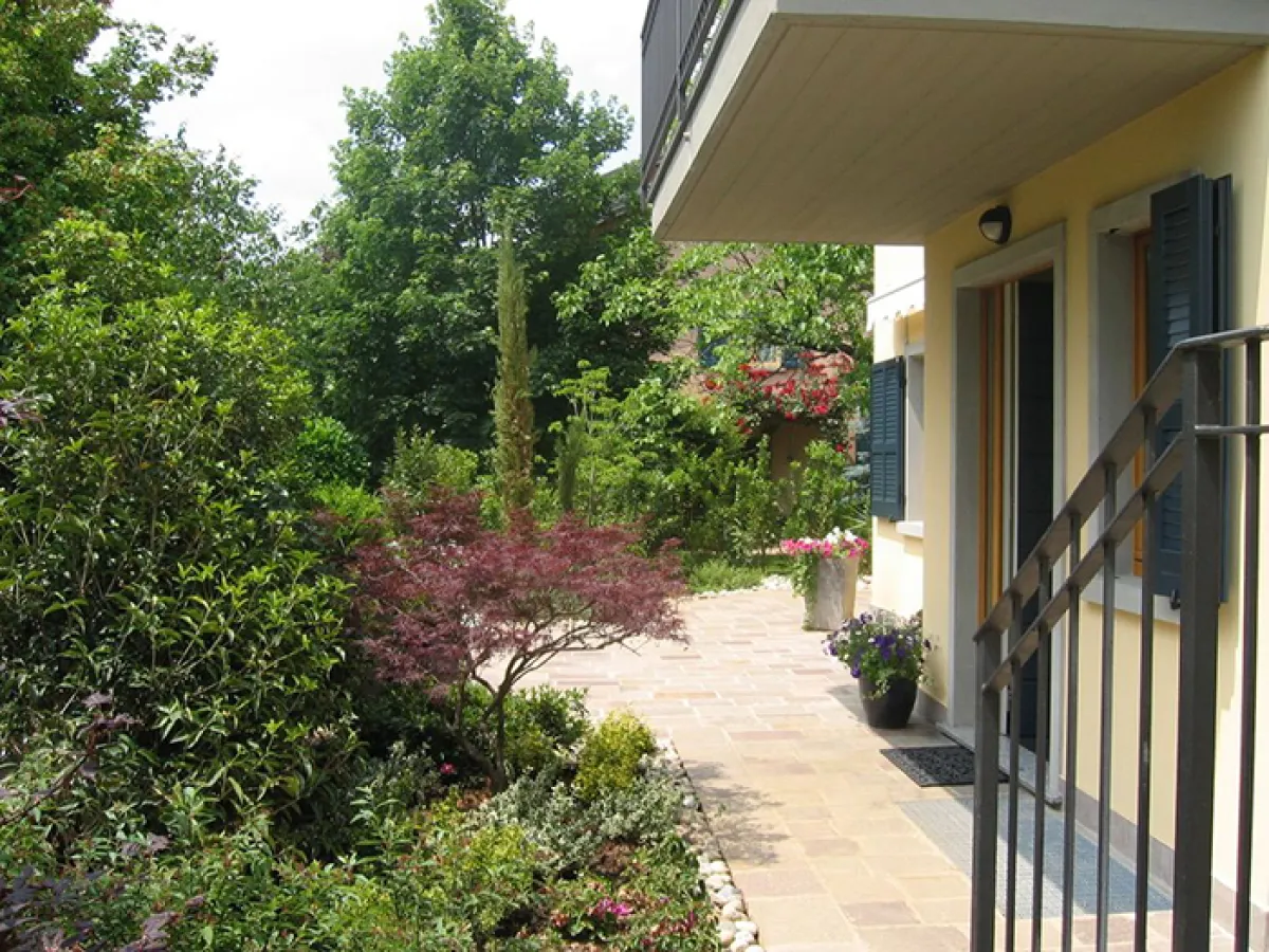 Terrazza e giardino dell'appartamento a Brembate di Sopra